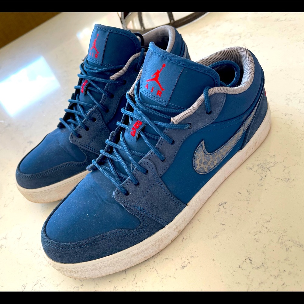 Nike Air Jordan - Blue 9 size- RARE